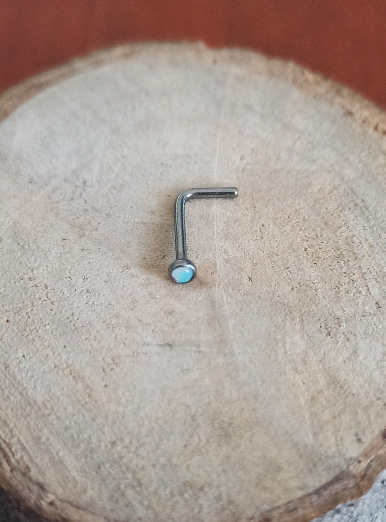 REP Nostril Forma de L Titanio G23 - Piedra Opalita (0,8mm;7;2mm) (20G)